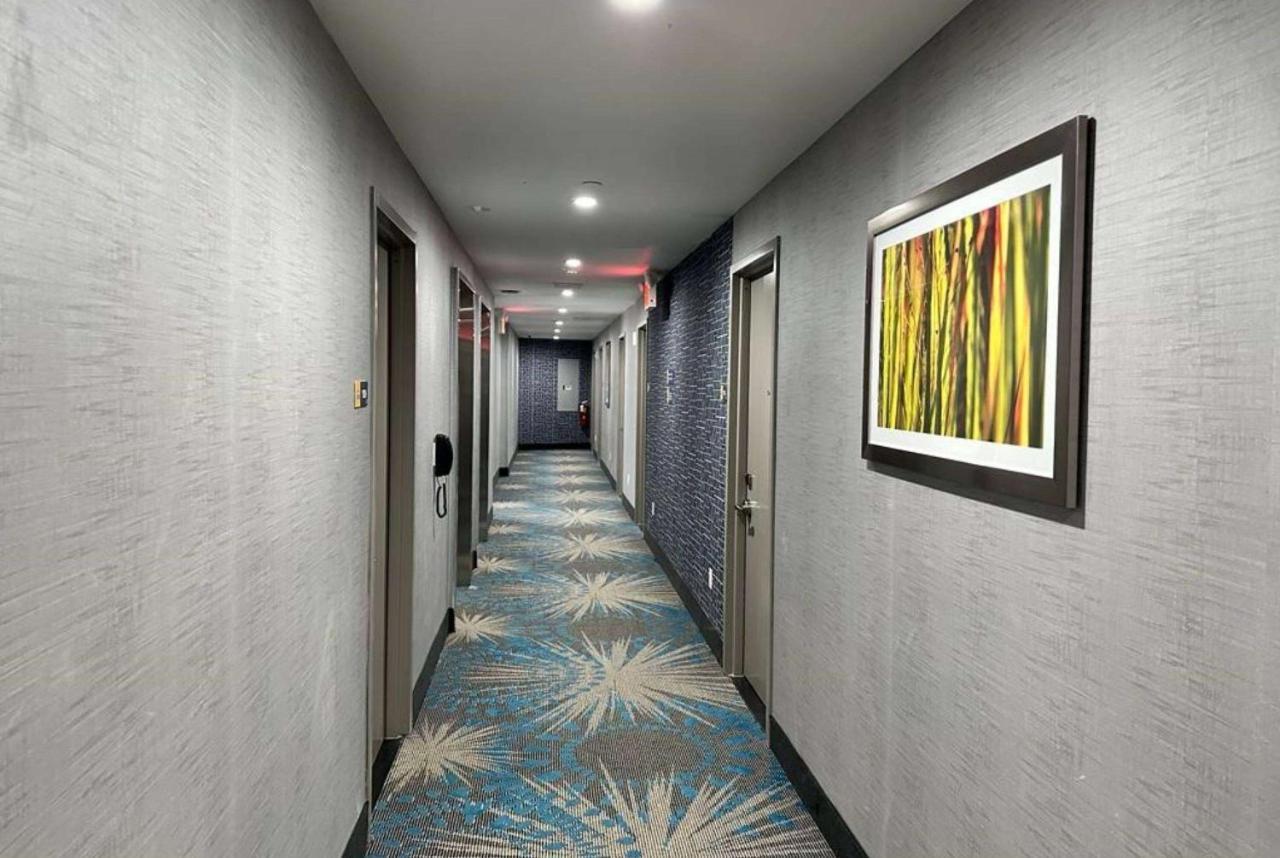 Days Inn By Wyndham Brooklyn Eastern Parkway New York Exterior photo